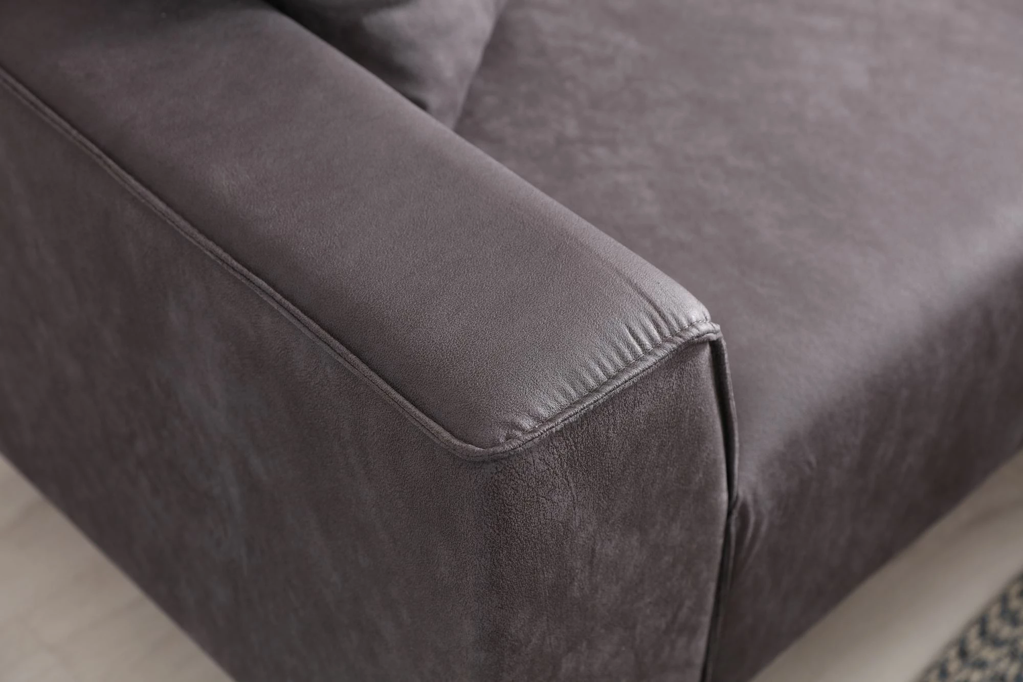 Këndare Petra R, ngjyrë antracit, Atelier del Sofa