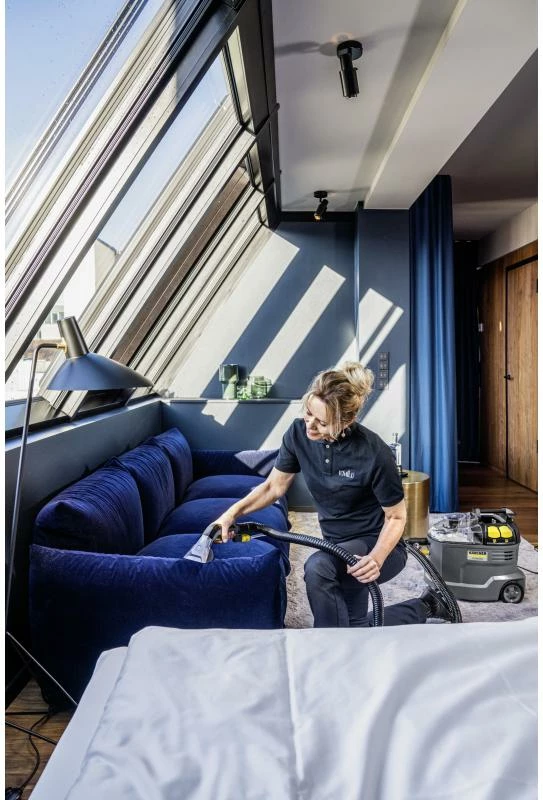 Pastrues tapetesh/tekstili me ekstraksion Kärcher Puzzi 8/1, 100-240 V, gri/verdhë