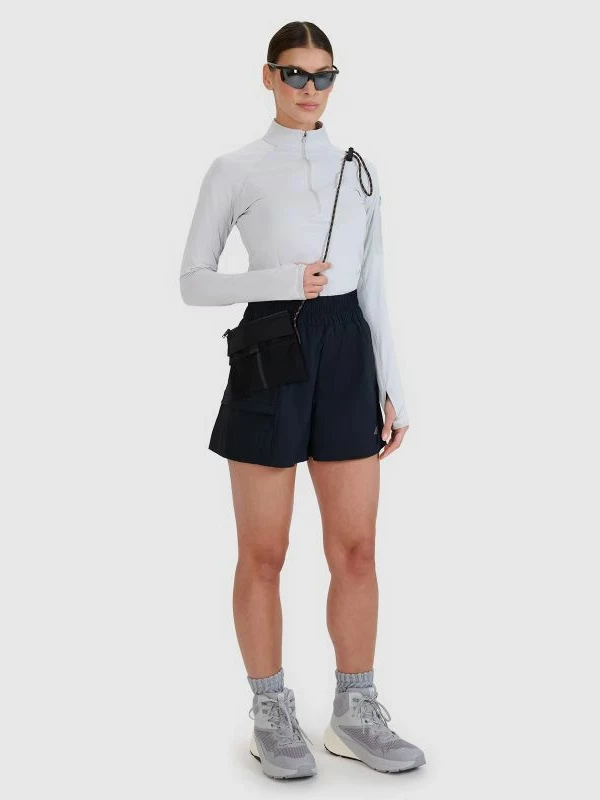 Shorce trekking për femra 4F, me xhep të ndashëm