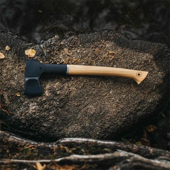 Sëpatë Fiskars Norden N12, çelik karboni, dorezë dru, 526mm, Finlandë