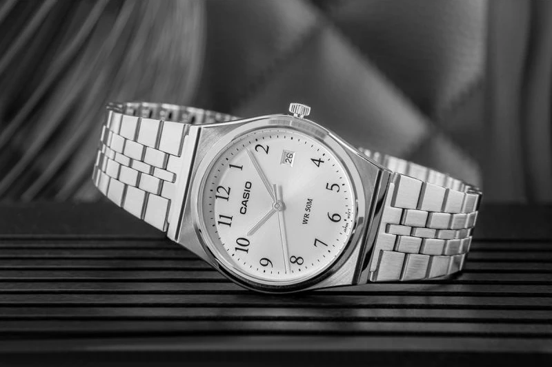 Orë dore për meshkuj Casio, argjend