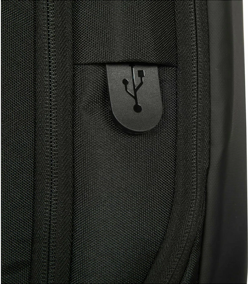 Çantë shpine Targus Commuter, 16L, për laptop 16", USB Type-C, e zezë