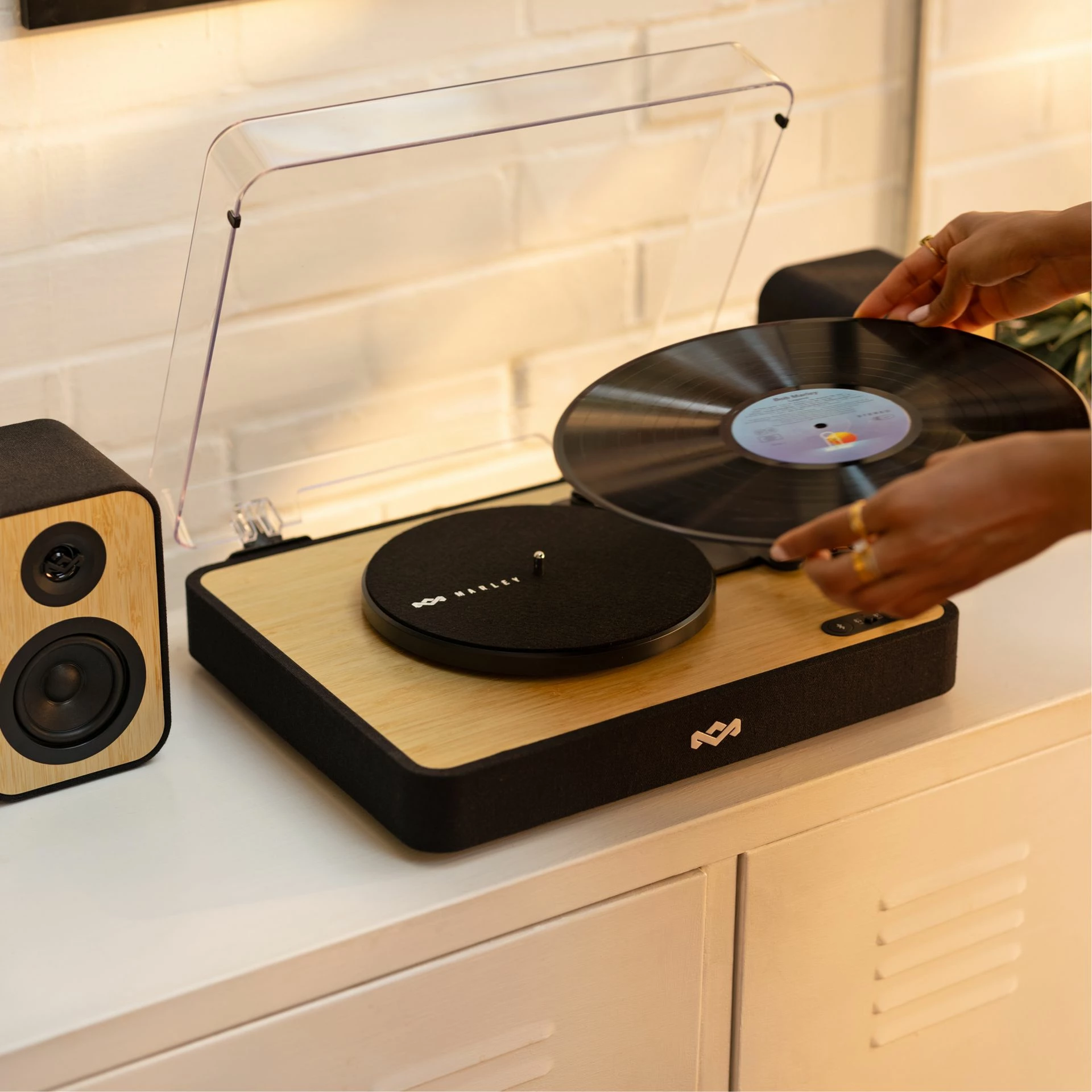 Gramofon Bluetooth House Of Marley Revolution BT me altoparlantë (set 2 copë), i zi