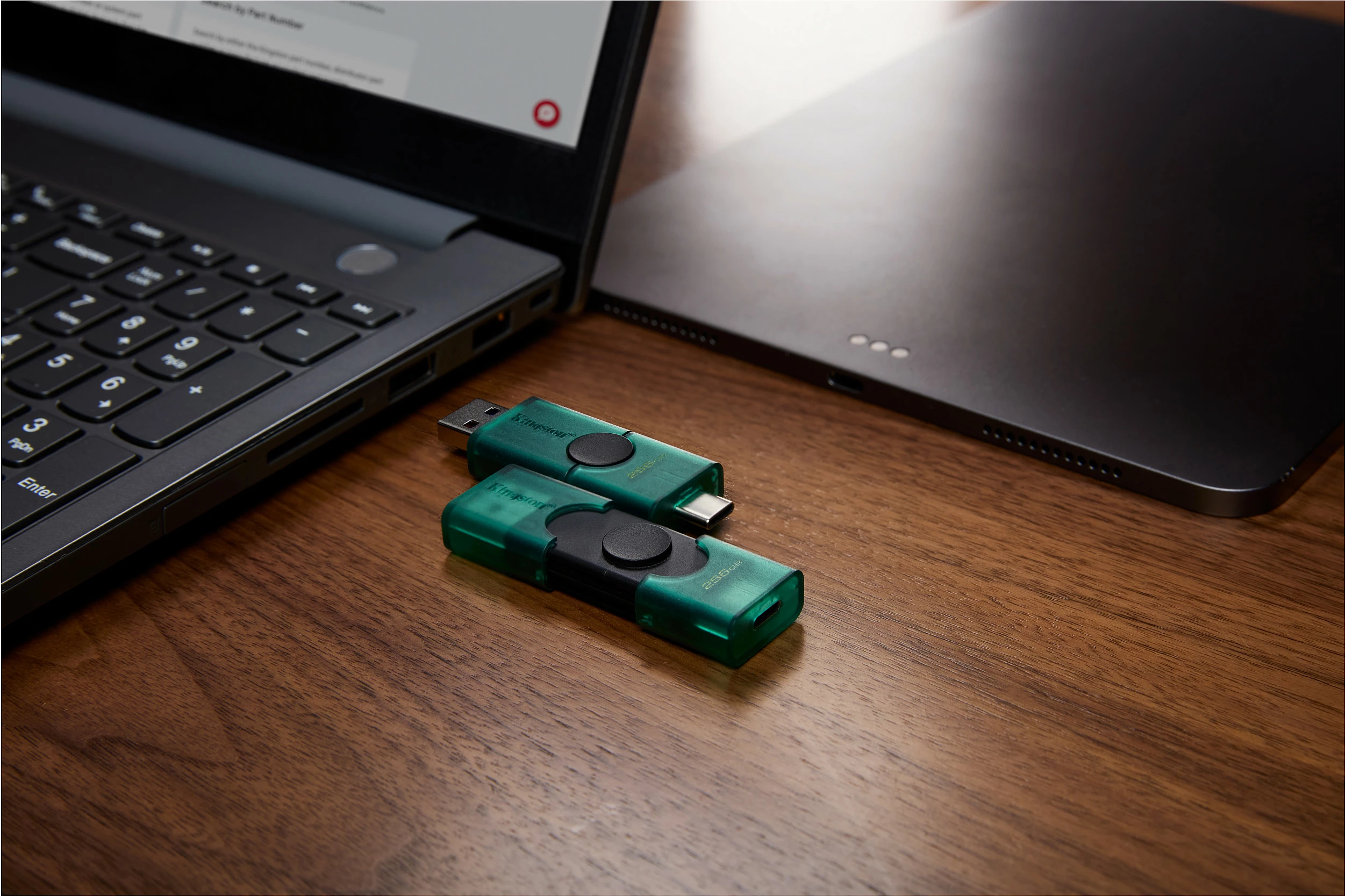 USB fleškë Kingston DataTraveler DuoG2 128GB, USB-A/USB-C, USB 3.2 Gen 1, zi/gjelbër