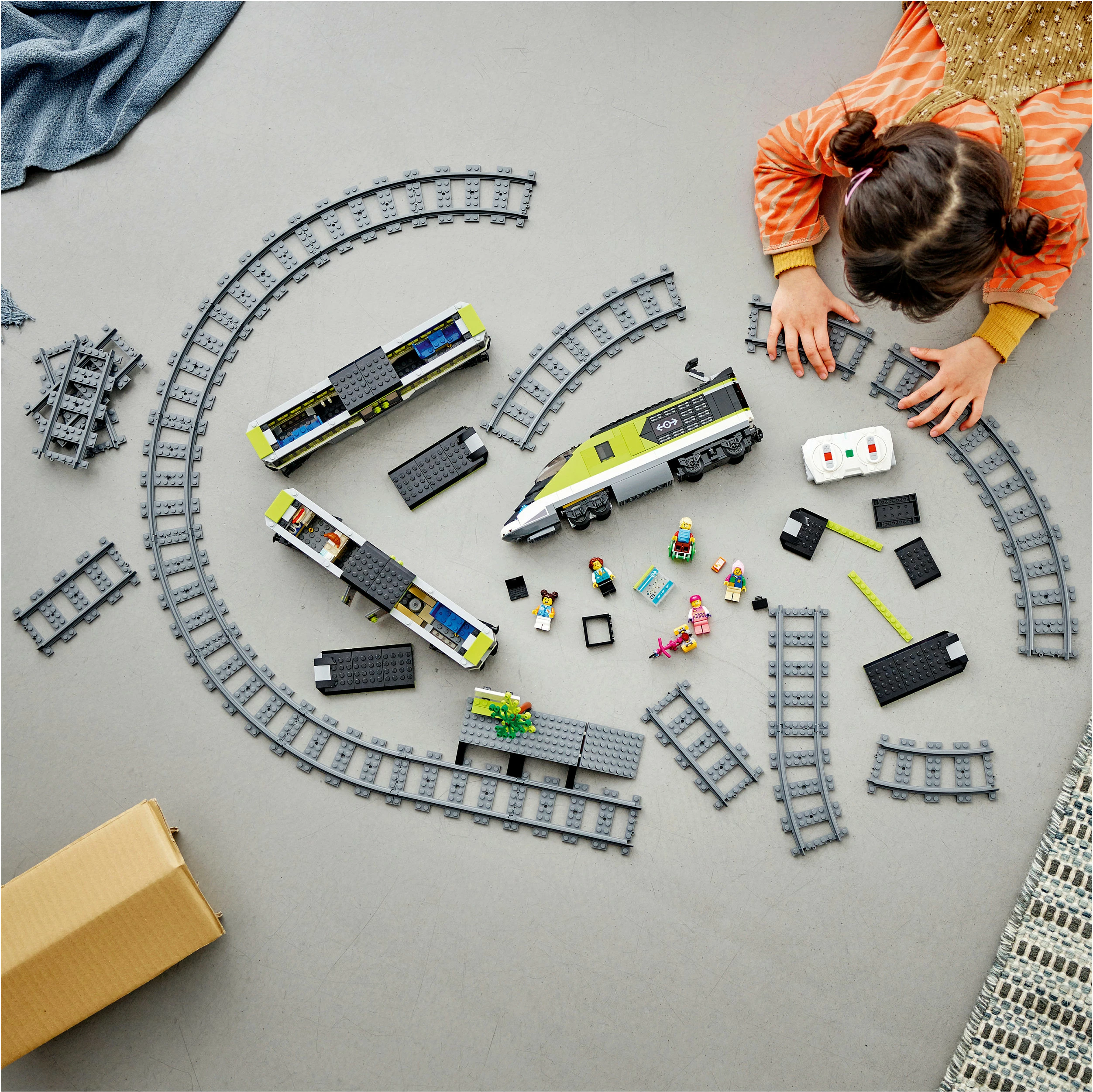 Set ndërtimi LEGO City Express Passenger Train, 7 vjeç e lart, plastik, 764 pjesë, shumëngjyrësh