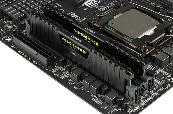 RAM Memorje Corsair Vengeance LPX 16GB (2x8GB) DDR4 3600MHz CL18 e zezë