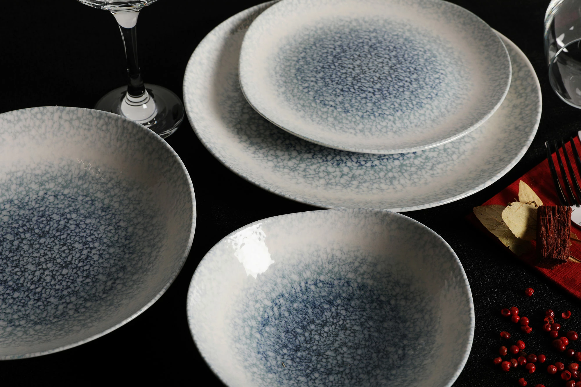 Set enësh për drekë (24 copë), Hermia Concept, GBSRD24Y4R673, porcelan, ngjyrë kaltër dhe e bardhë