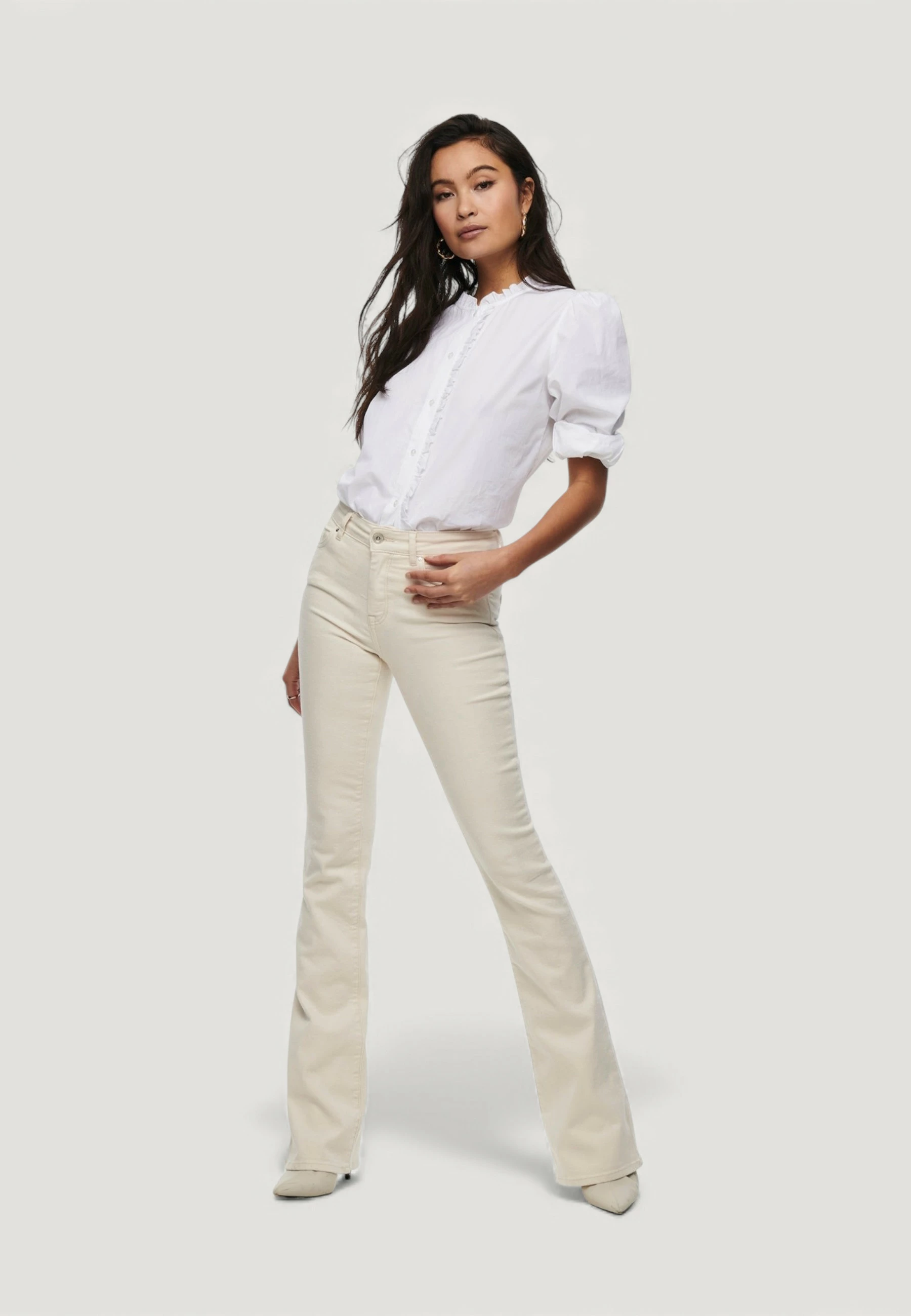 Xhinse për femra Only ONLBLUSH LIFE MID FLARED 15230778, krem (Sour Cream) [Madhësia: XL/32]