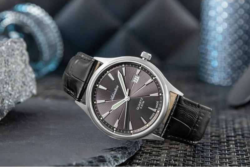 Orë dore për meshkuj Adriatica, e zezë