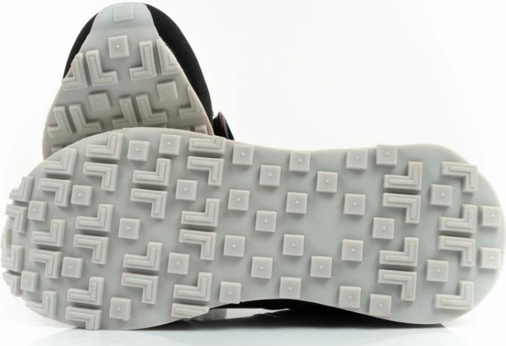 Atlete femra Lee Cooper, të zeza