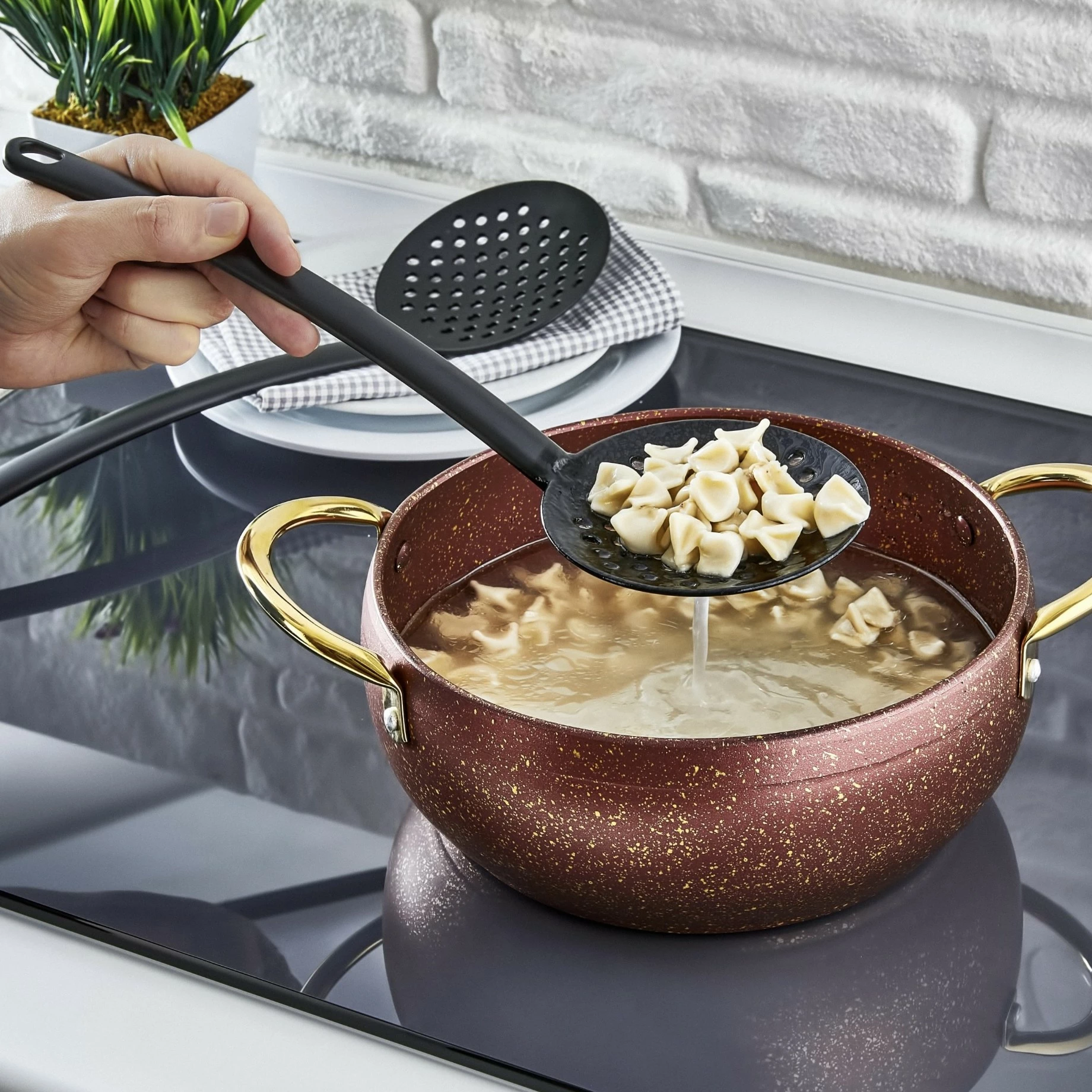 Lugë shërbyese Hermia, Davet5, e zezë, 28x4cm