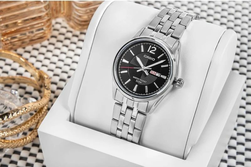 Orë dore për femra CASIO, argjend