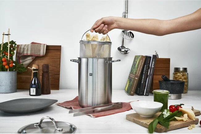 Tenxhere për asparagus/makarona Zwilling, 16 cm