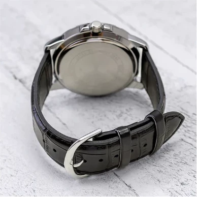 Orë dore Casio MTP-VD01L-1EV, e argjendtë/zezë