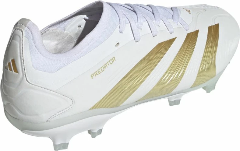 Atlete futbolli adidas për meshkuj, të bardha