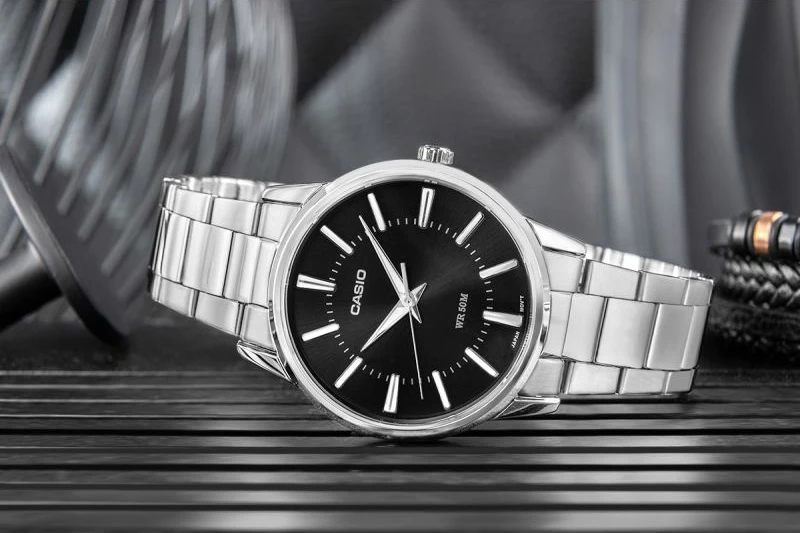 Orë dore për meshkuj CASIO MTP-1303PD-1AVEG, e zezë, me kuti