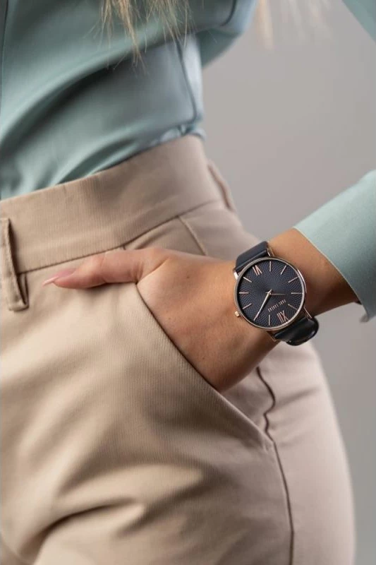 Orë dore për femra Paul Lorens, kaltër e errët