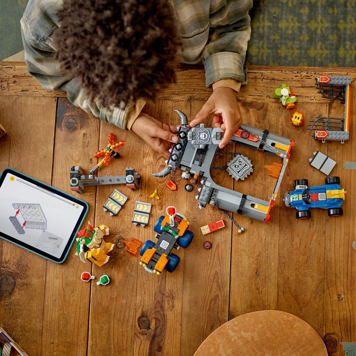 Set ndërtimi LEGO Super Mario Mario Kart Bowser and His Castle 72039, 1068 pjesë