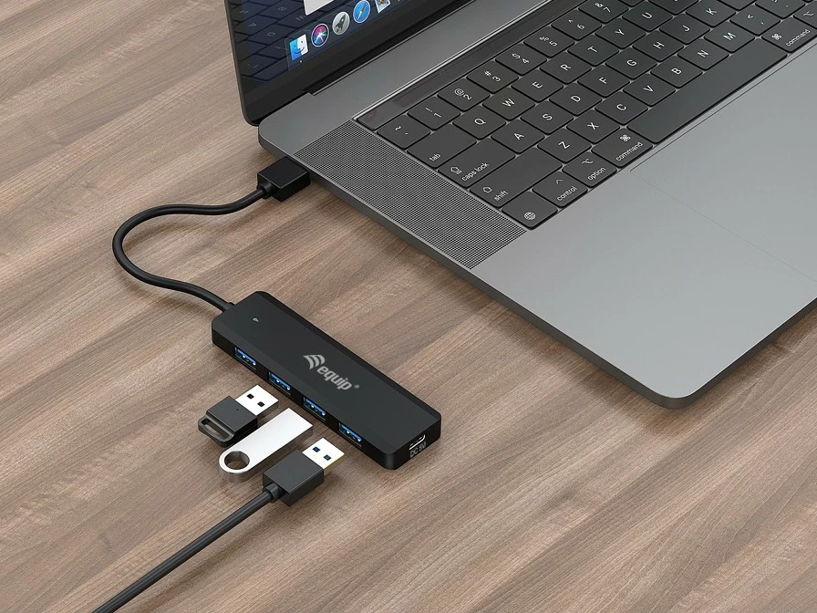 USB hub Equip 4-portë 3.2 me USB-C adapter, 5Gbps, e zezë