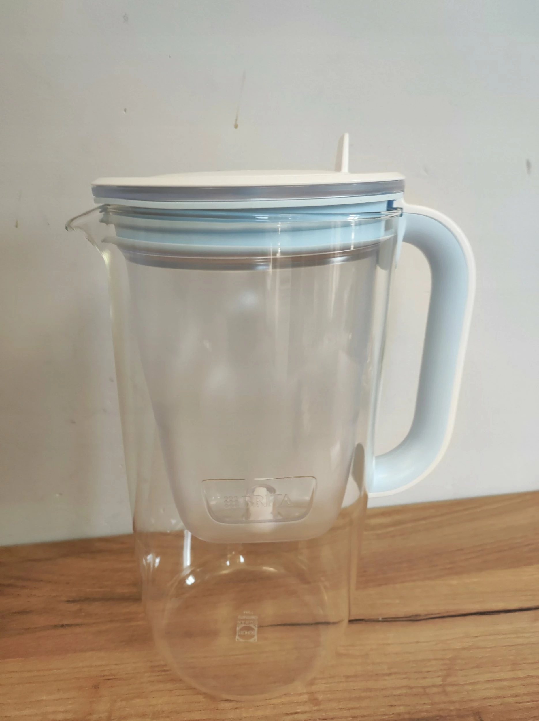 Kanarë filtruese uji Brita Glass 2.5L me indikator elektronik, 2x MAXTRA Pro Pure Performance, transparente/blu