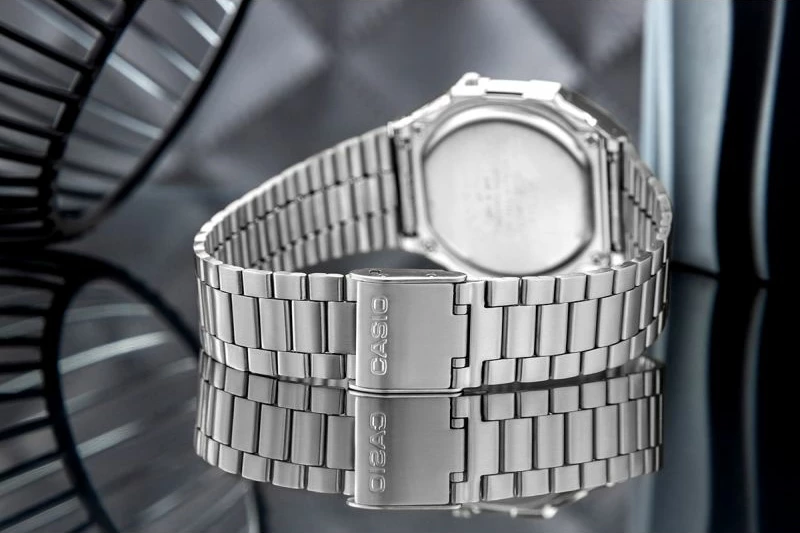 Orë digjitale unisex Casio A168WA, argjend