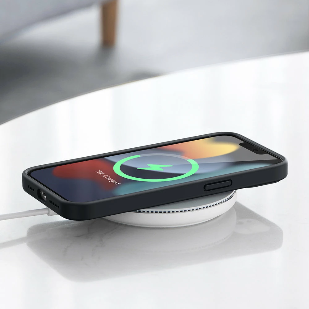 Mbështjellës silikon Ugreen për iPhone 13 Pro, i zi