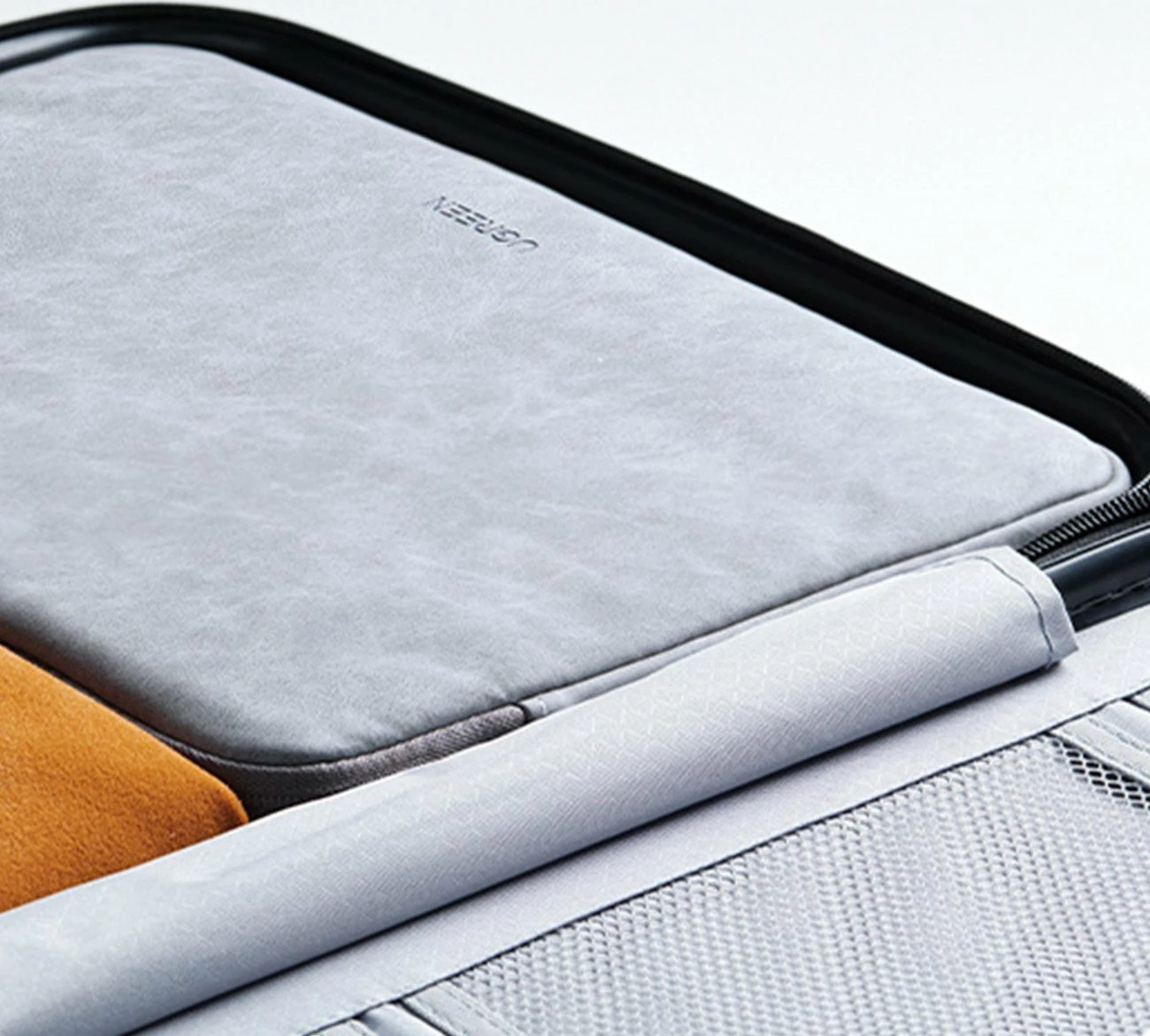 Çantë/mbështjellës laptopi Ugreen LP187 15\" me zinxhir, dorezë dhe rrip supi, gri