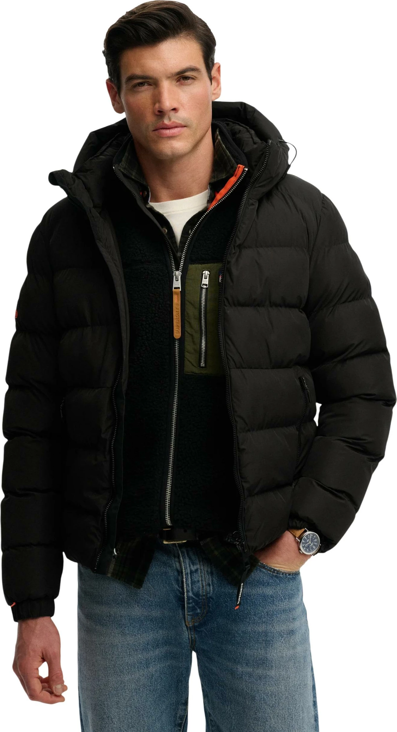 Jakne puffer me kapuç Superdry SDM5011905A për meshkuj, e zezë