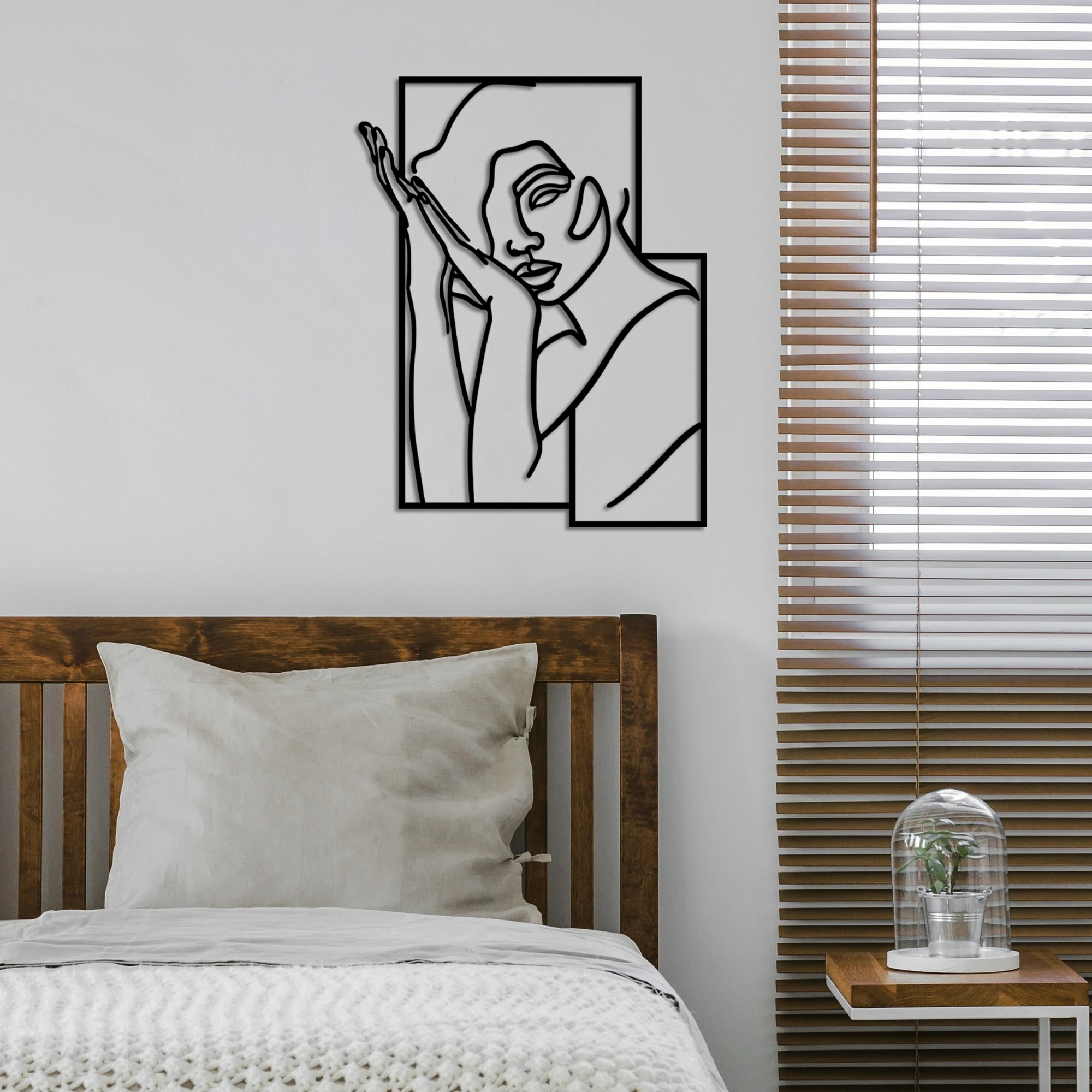 Aksesor dekorativ metalik për mur, Wallity, grua 2 - M