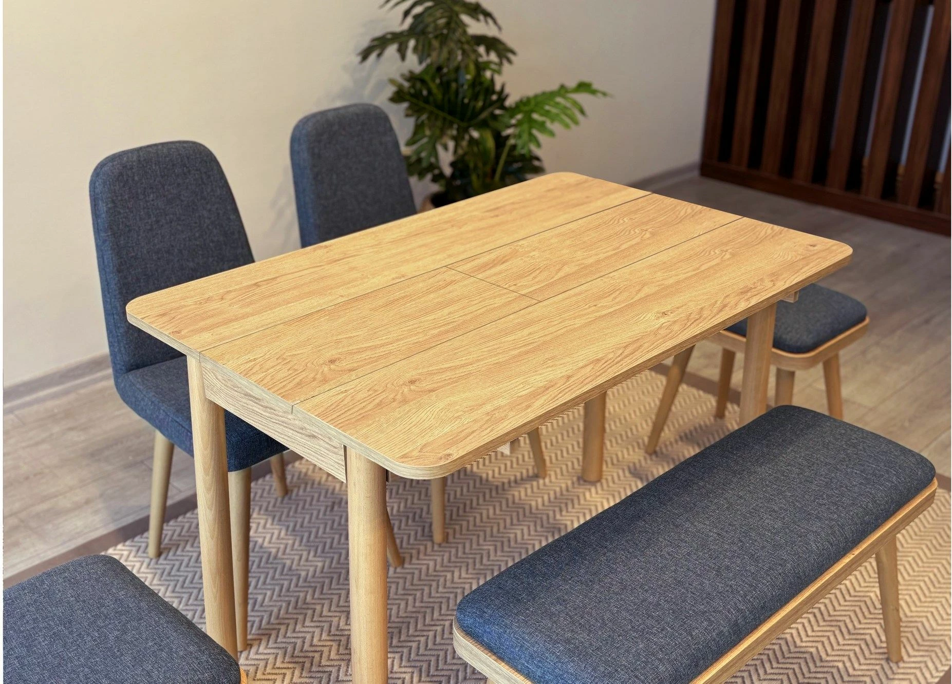 Tavolinë me karrige, set 6 pjesësh, ngjyrë lis dhe kaltër e errët, Vina Mini 03 1048