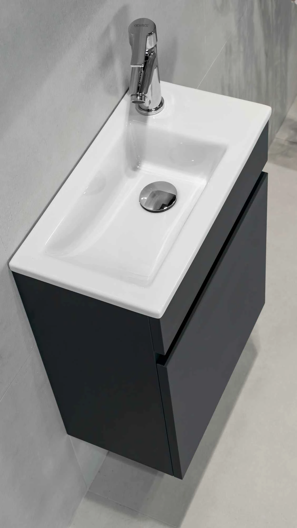 Dollap banjoje, ngjyrë antracit, Skye Decor, me lavaman dhe pasqyrë