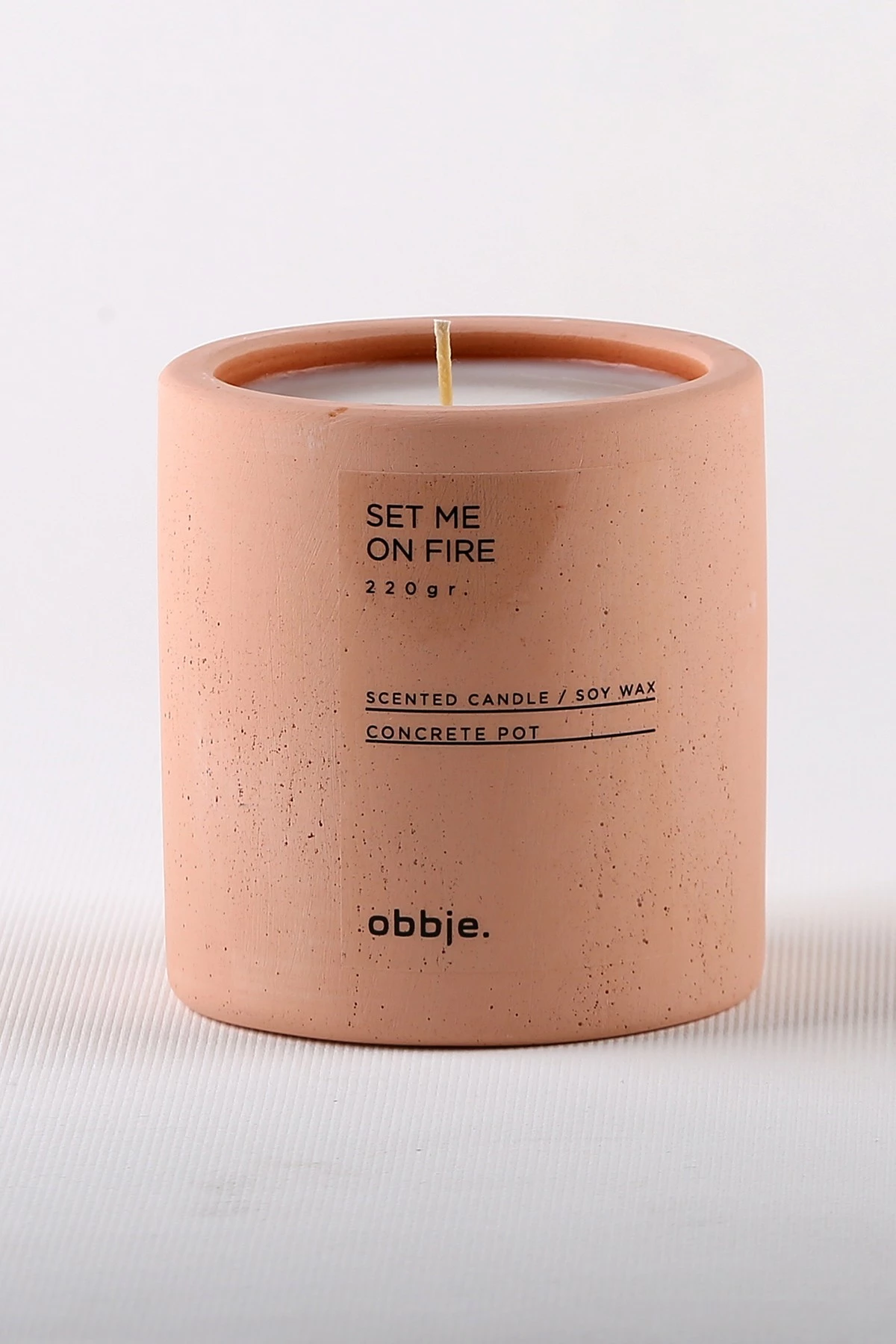 Qiri aromatik, enë betoni, ngjyrë rozë, aromë mollë-kanelle, Set Me On Fire Verti