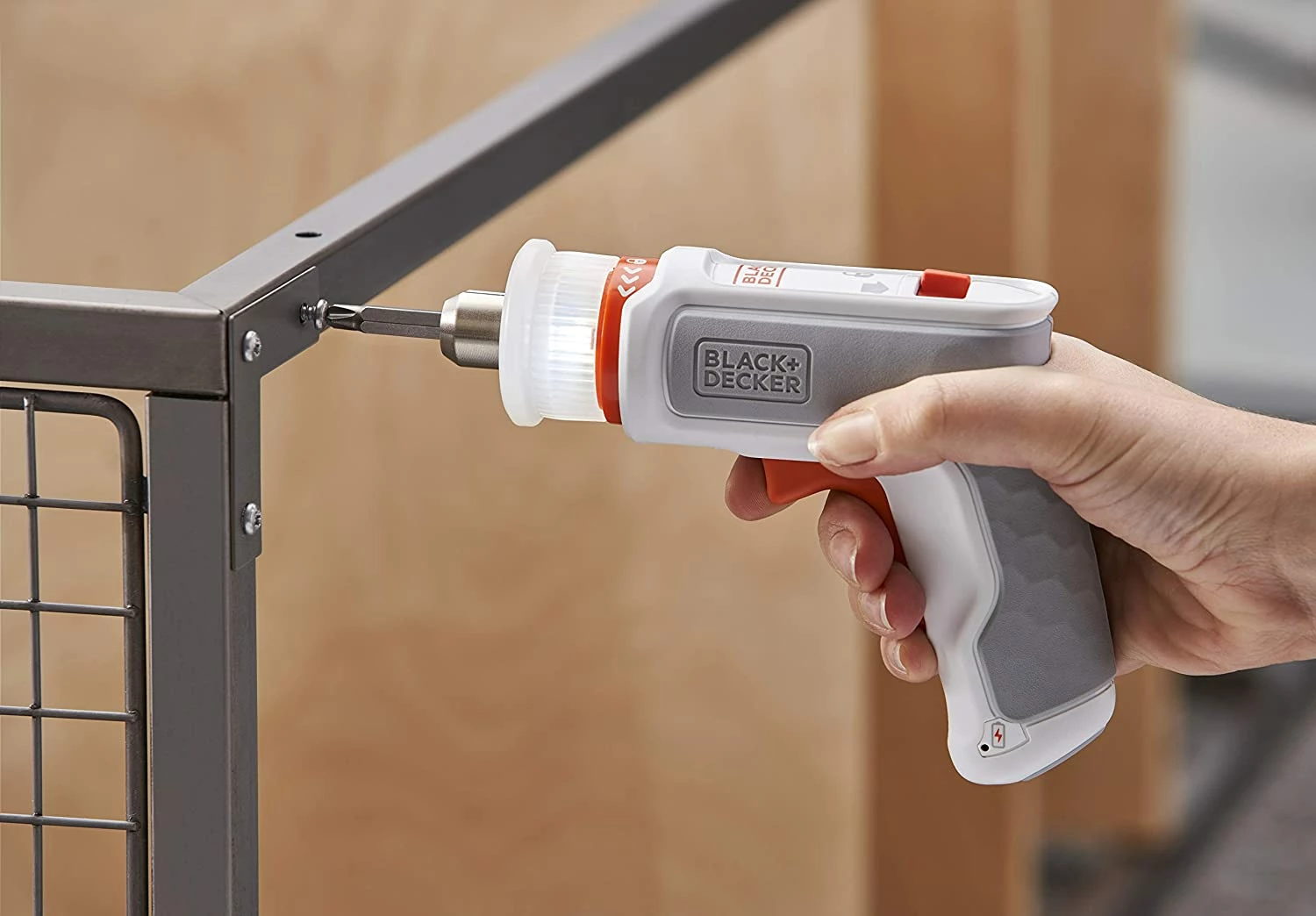 Vidhosës elektrik pa kabllo Black&Decker BCRTA01 3.6V, 1.5Ah, 5.5Nm, LED + aksesorë, Gri/Portokalli