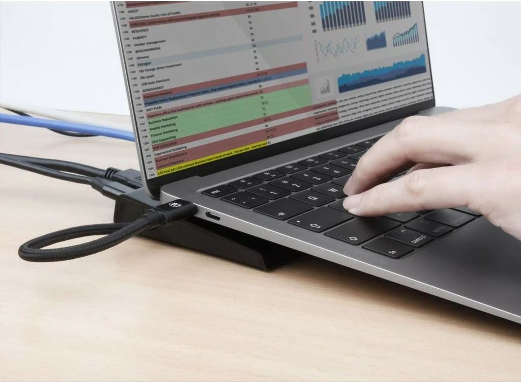Docking station MANHATTAN USB-C 11-in-1, 4K, 3 monitorë, e zezë