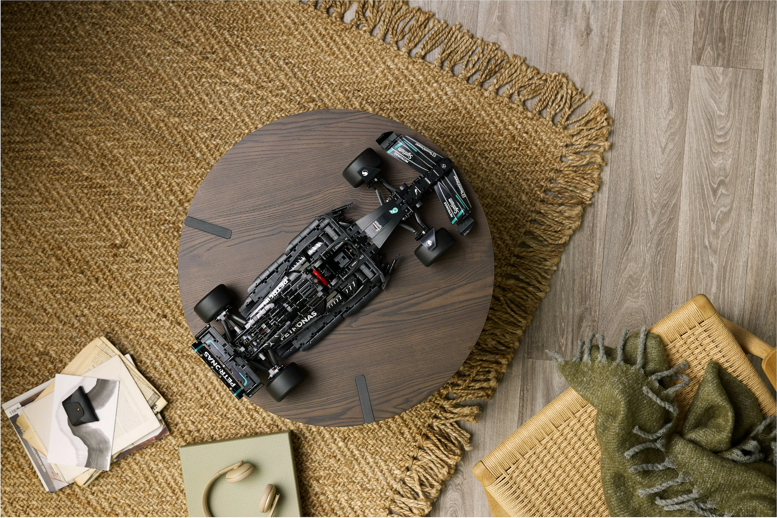 Set ndërtimi LEGO Mercedes-AMG F1 W14 E Performance, 1642 pjesë