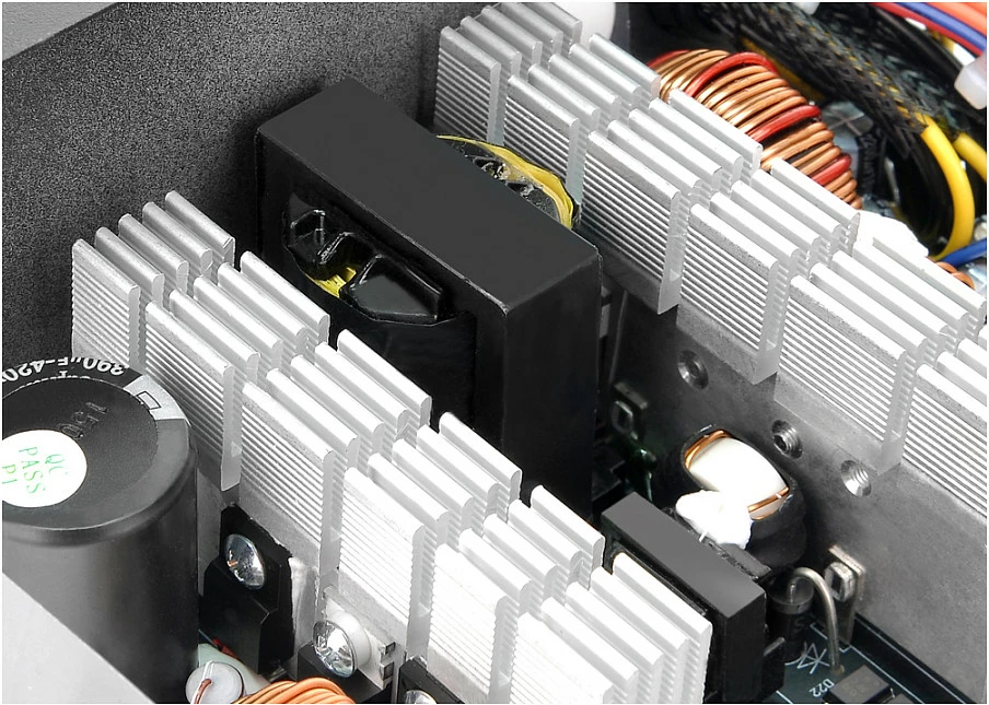 Furnizues rryme Thermaltake TR2 S 650W, 80 PLUS, Non-Modular, ventilator 120mm, i zi