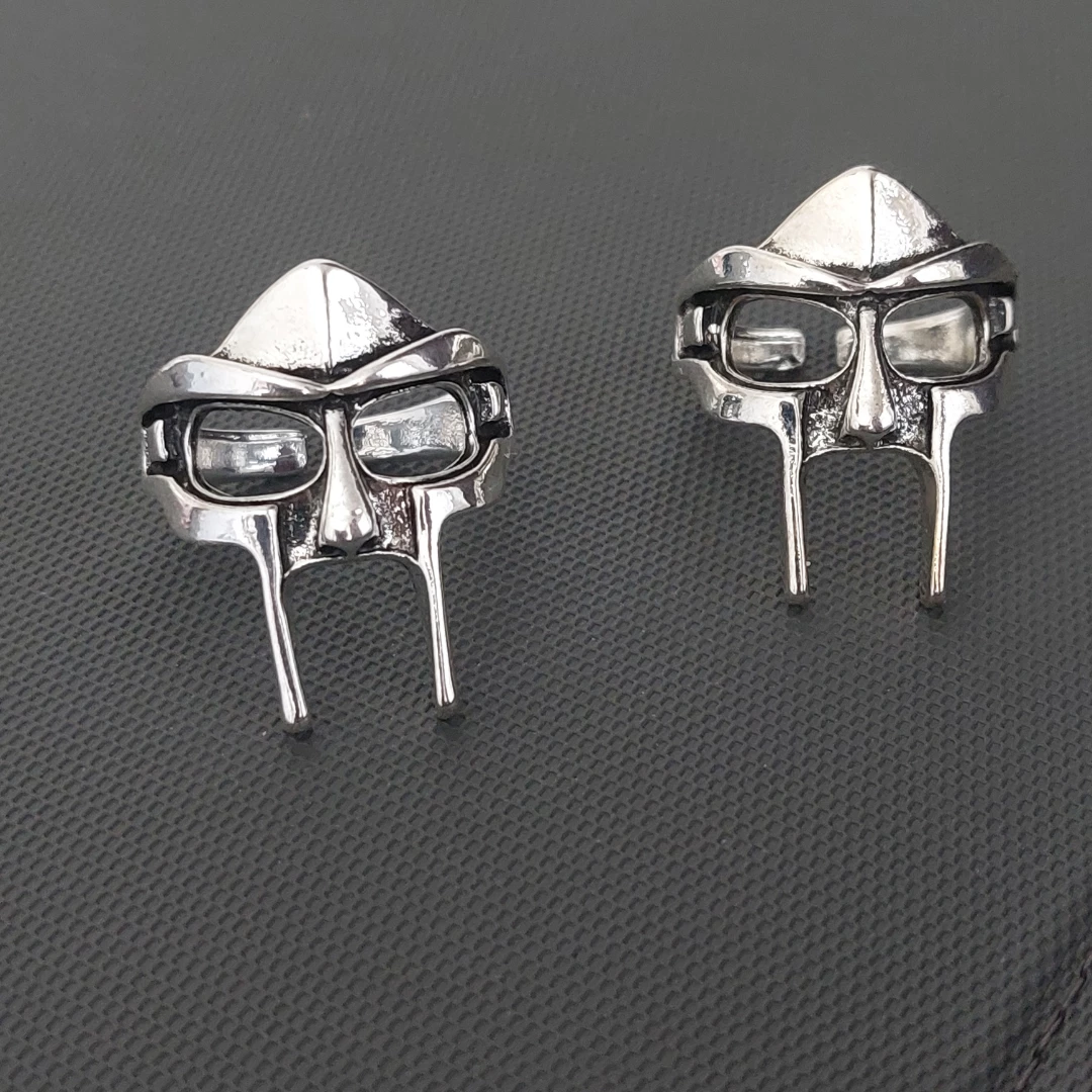 Unazë ‘MF DOOM’