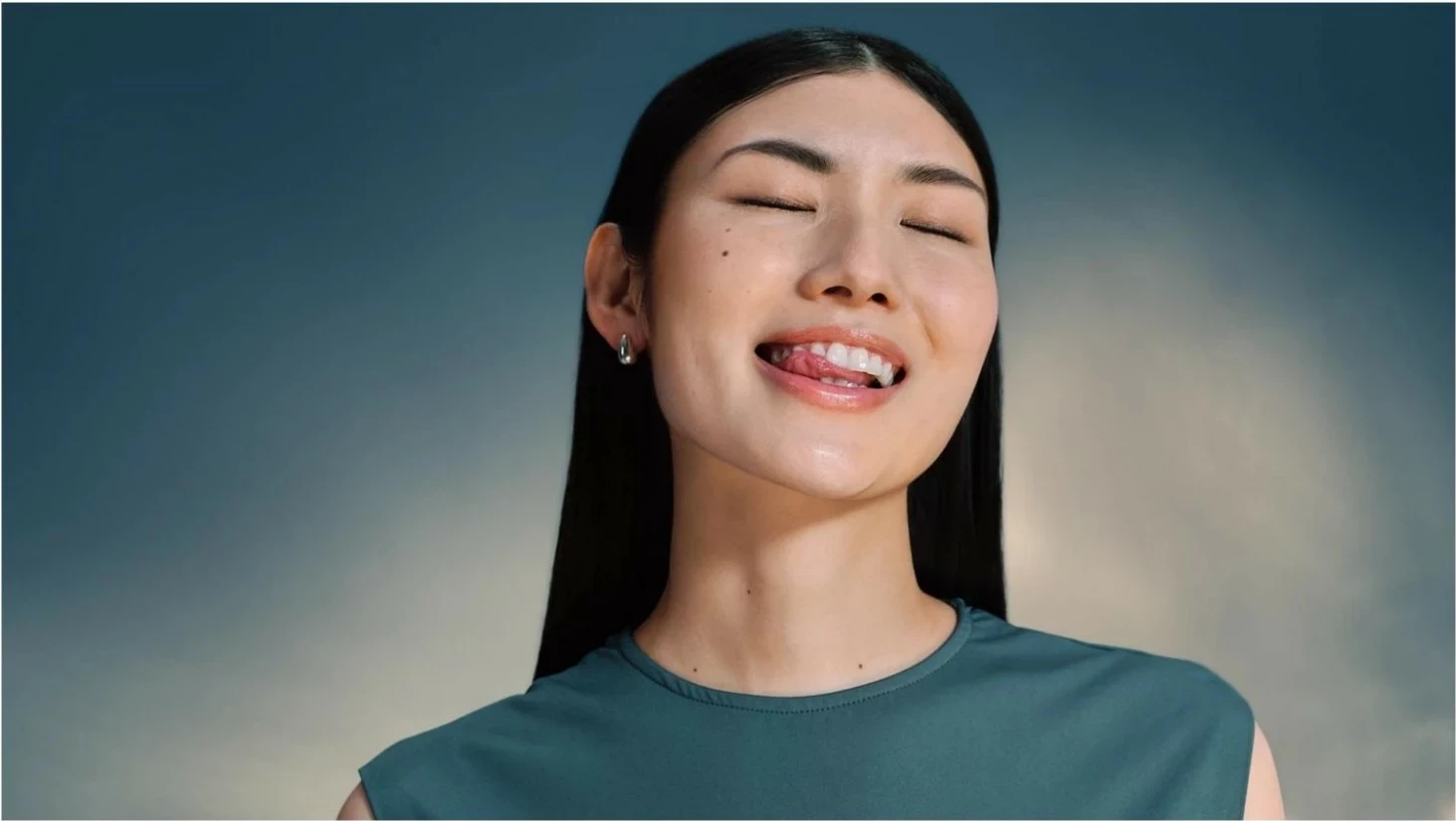 Furçë dhëmbësh sonike Philips Sonicare 5300 HX7109/01, 2 doreza, 2 koka, 2 kuti udhëtimi, e bardhë e zezë