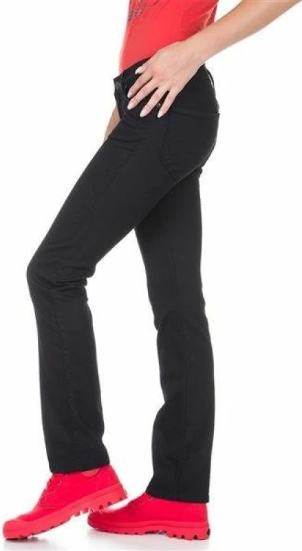 Xhinse Lee për femra