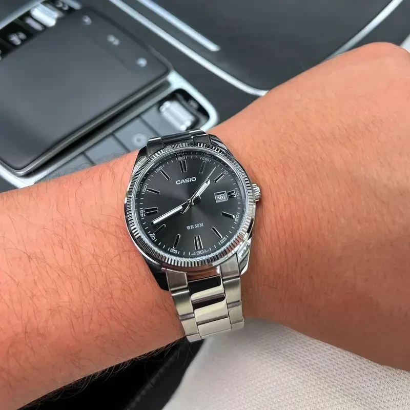 Orë dore Casio MTP-1302D-1A1V, e argjendtë
