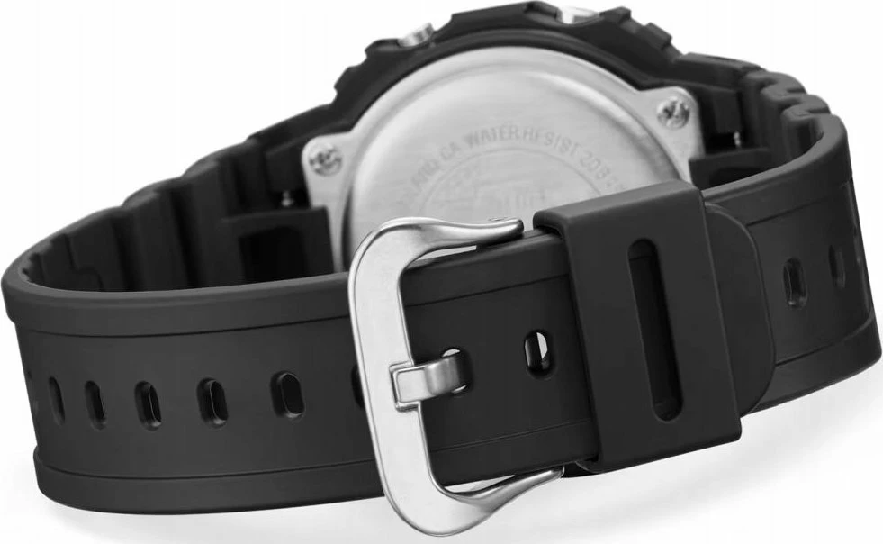 Orë dore Casio G-SHOCK DW-5600UE-1ER digjitale, WR200, e zezë, me kuti