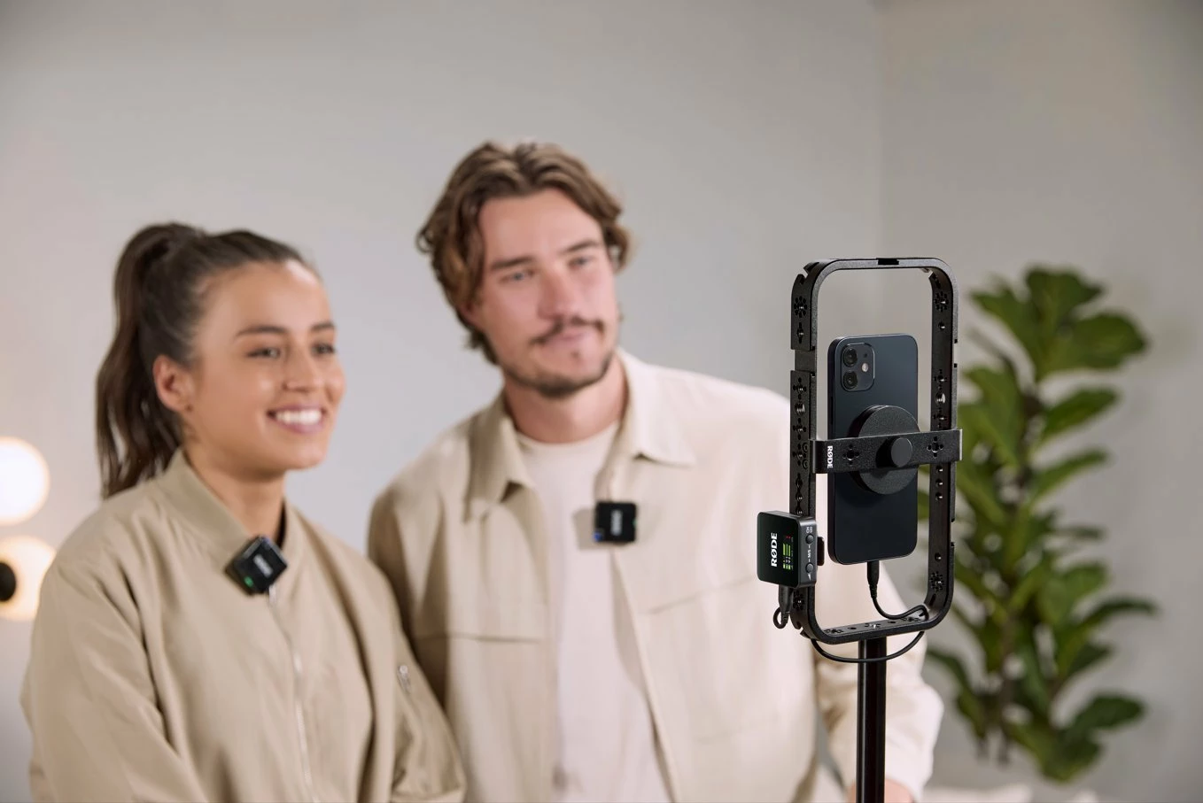 Sistem mikrofonik wireless Rode Wireless GO III WIGOGEN3 2-kanal, 32-bit float, 32GB, USB-C/3.5mm, e zezë, set 3 copë