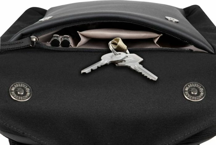 Çantë shpine për laptop RIVACASE 8521 13.3", e zezë