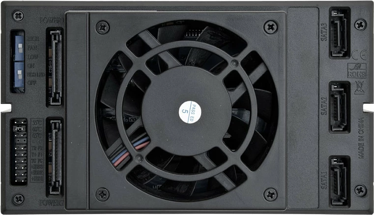 Panel hot-swap Chieftec CBP-2131SAS, 3 sirtarë për disqe, SATA, i zi