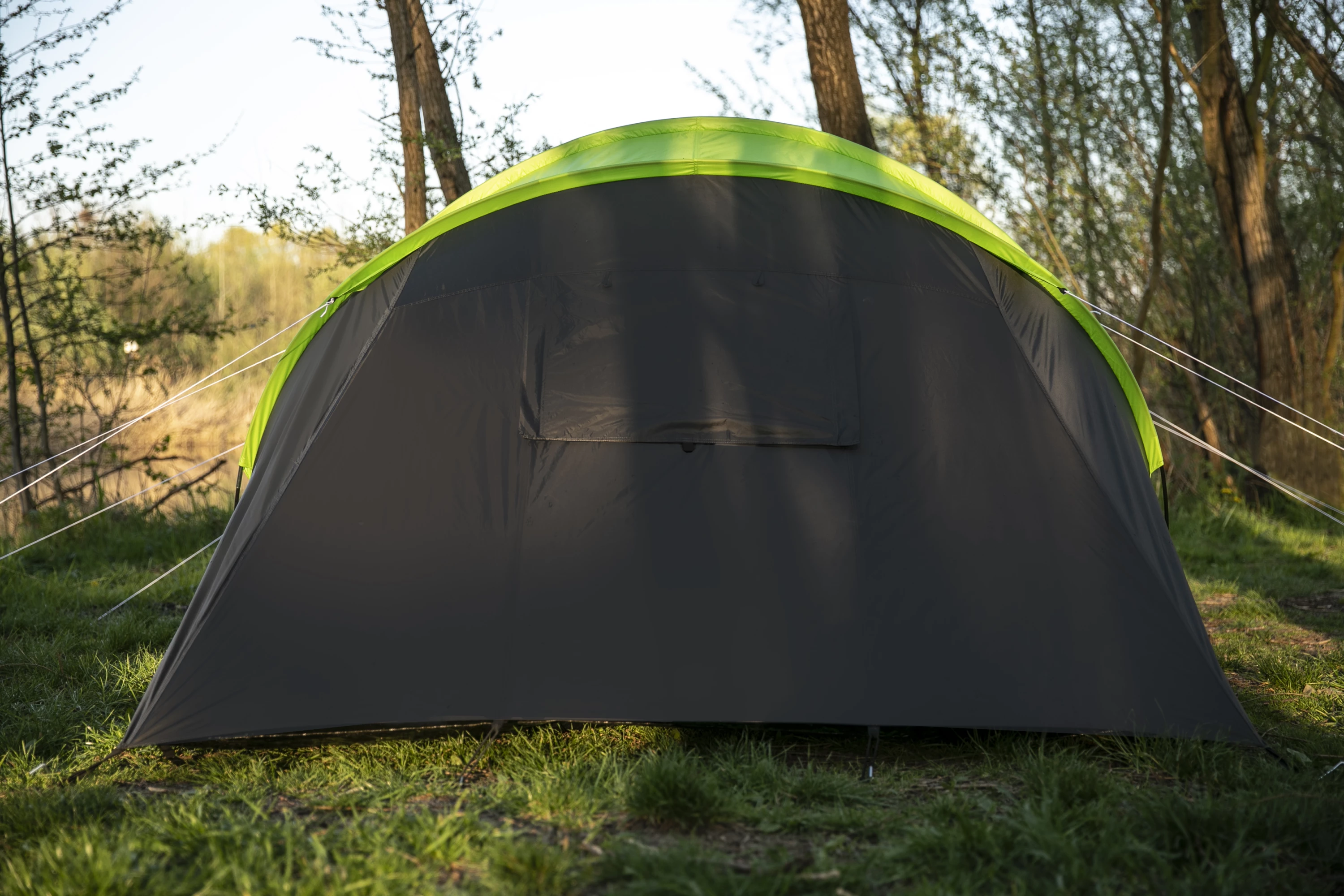 Tendë kampingu Peme Boyan 4, 4 persona, 2 dhoma, vestibul i madh, 4000/6000 mm, 410x220x140 cm, 9.1 kg, gri
