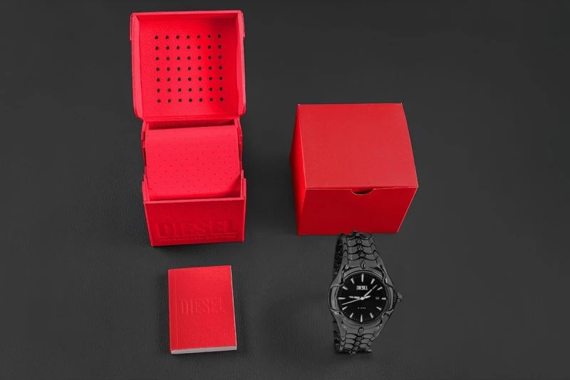 Orë dore për meshkuj DIESEL, e zezë