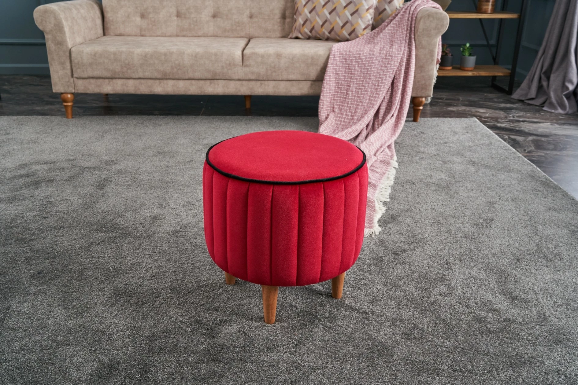 Puf Lindy, kadife e kuqe, Atelier del Sofa