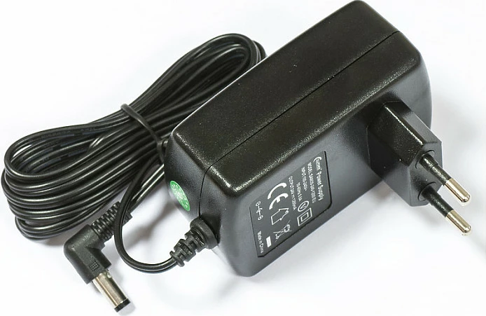 Adaptor rryme MikroTik 24V 1.2A, konektor këndor, prizë UK, i zi