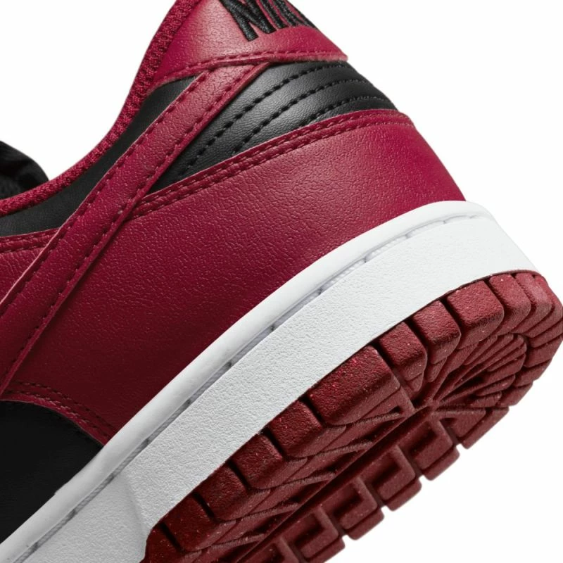 Atlete për femra Nike, të kuqe [Madhësia: 37.5]