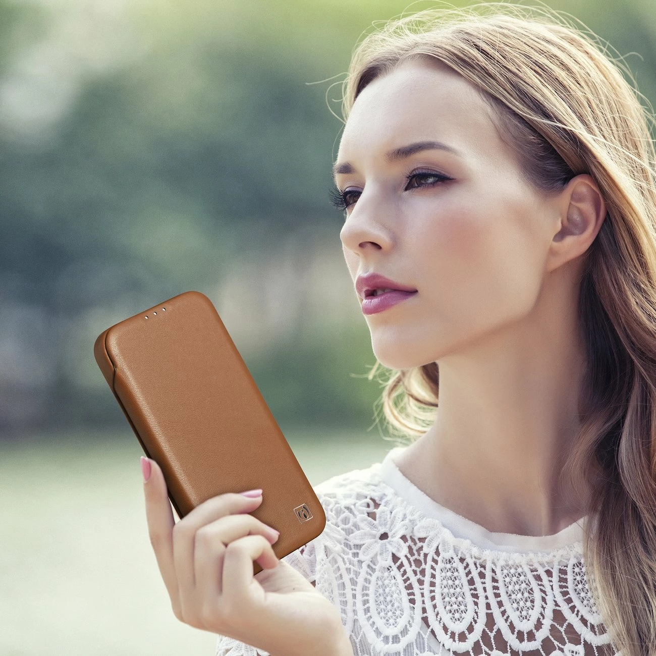 Mbështjellës lëkure iCarer CE Premium Folio për iPhone 14, MagSafe, kafe